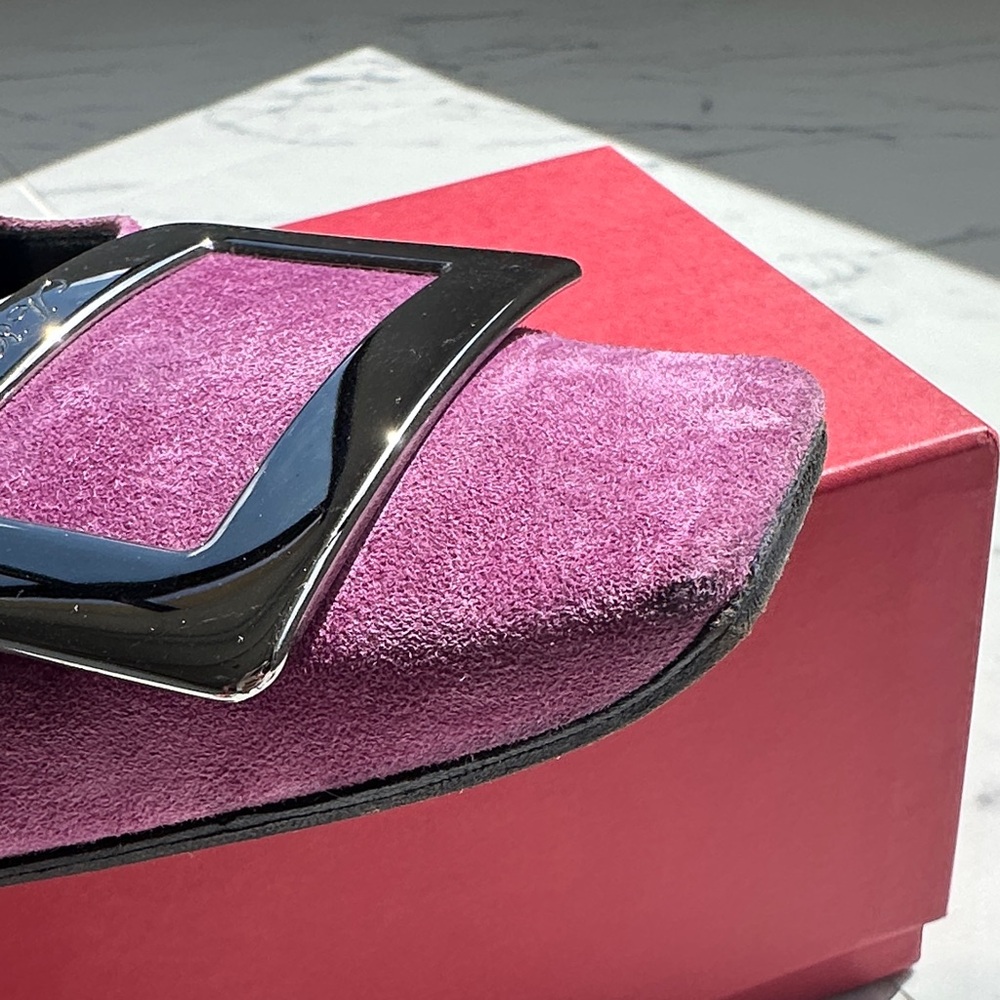 Roger Vivier rare pink suede Flats with Silver Buckle - Picture 11 of 16